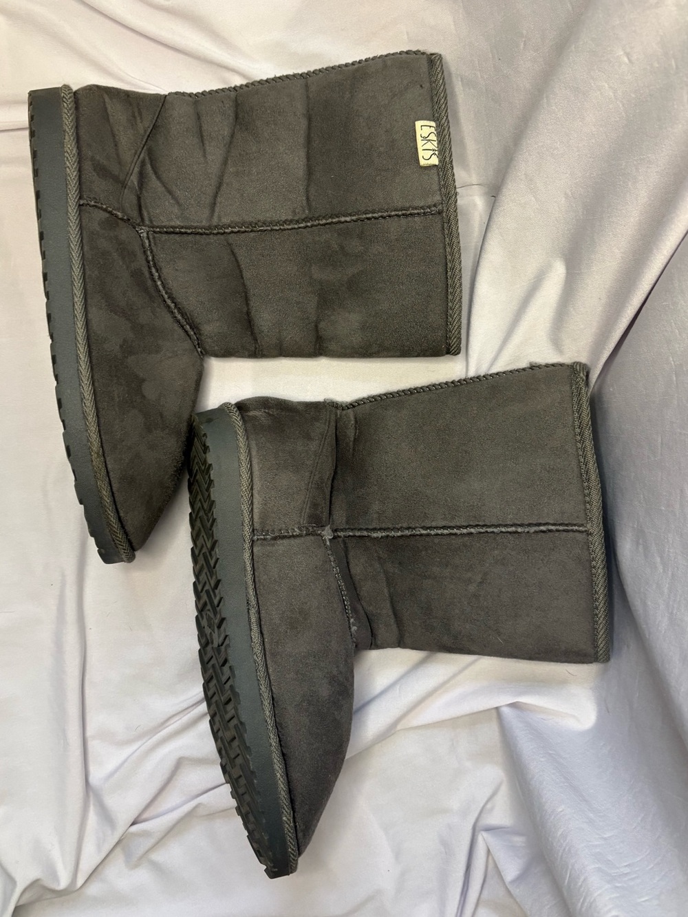 Womans ESKIS Charcoal Gray Plush Winter Boots